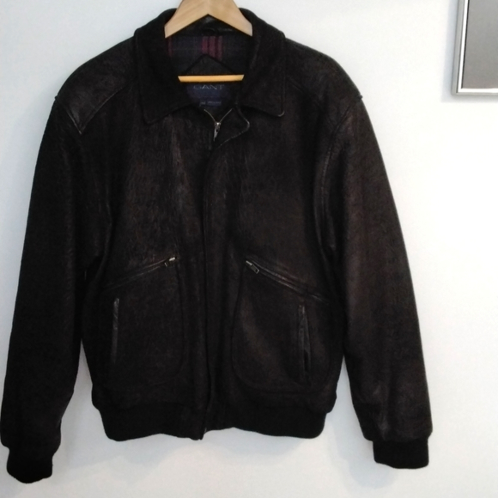 Vintage Men's GANT leather bomber jacket in black